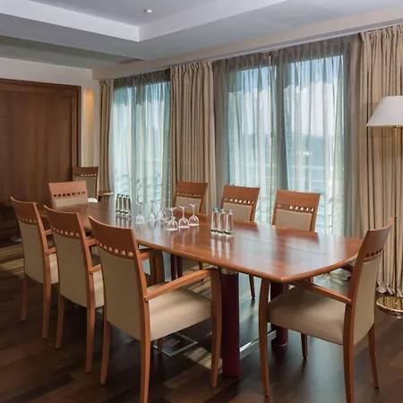 Doubletree By Hilton 4*